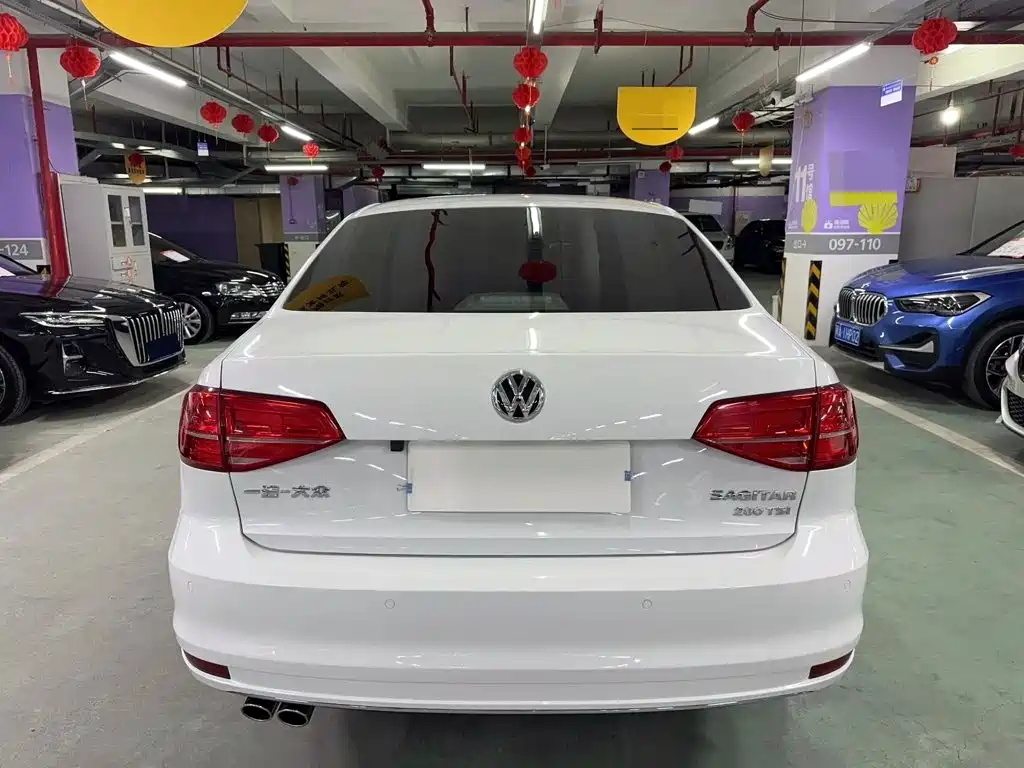 Volkswagen Sagitar 2018