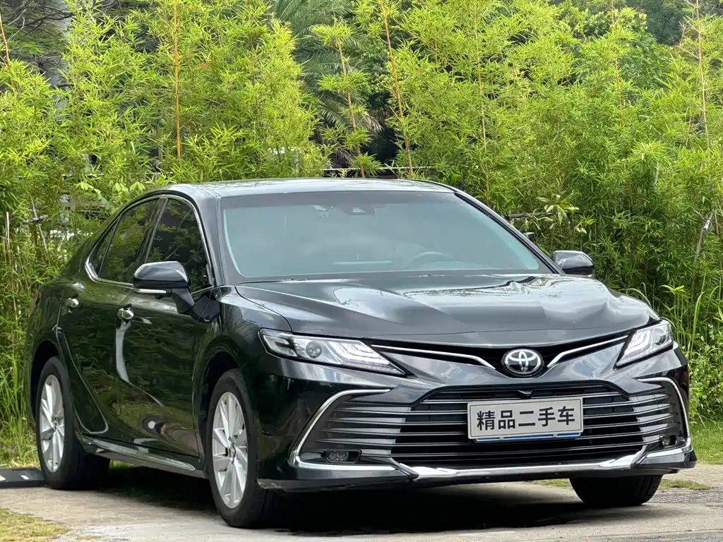 Toyota Camry 2023 — фото 3