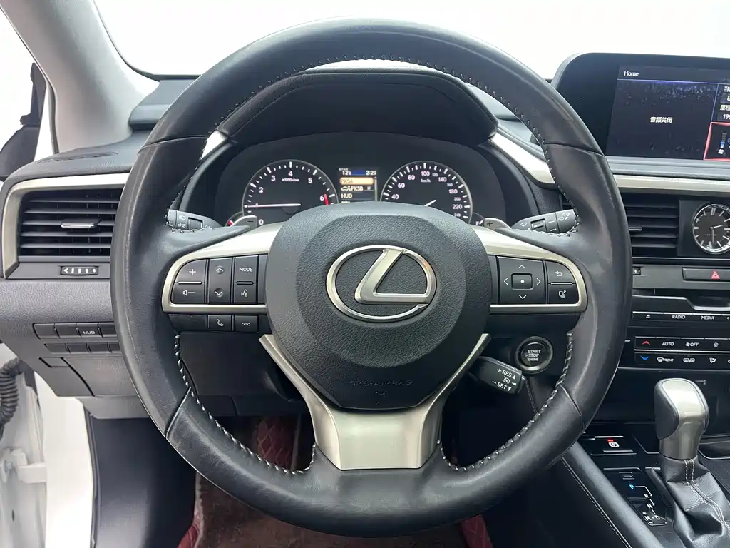 Lexus RX 2022 — фото 12