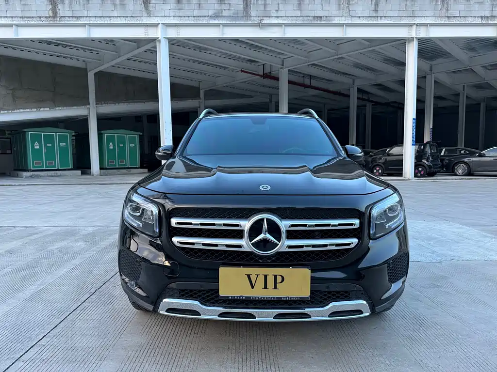 Mercedes-Benz GLB 2023