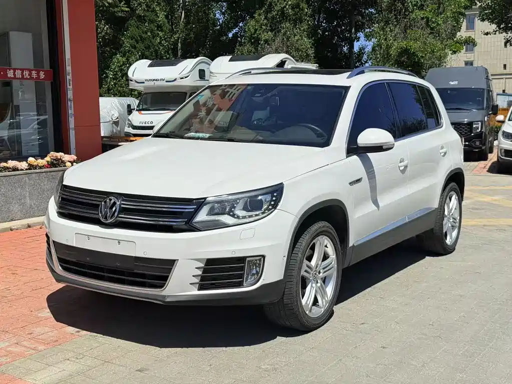 Volkswagen Tiguan 2016 — фото 1