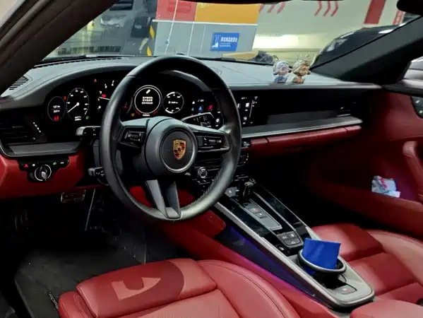 Porsche 911 2023