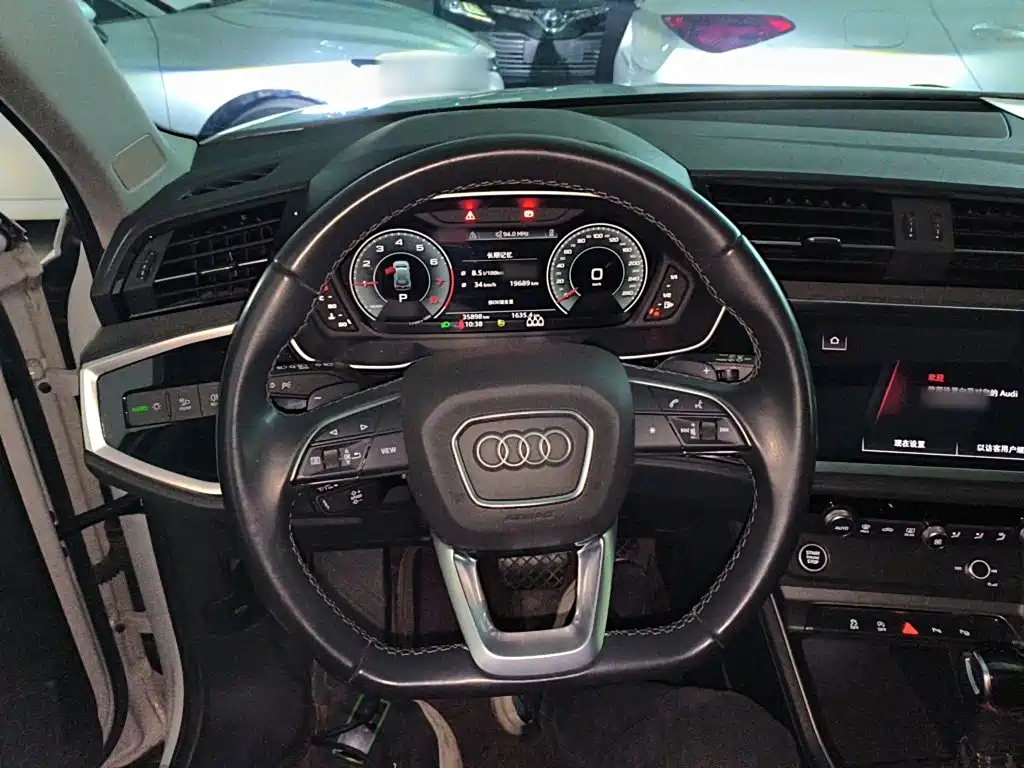 Audi Q3 2023 — фото 7