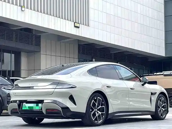 Xiaomi SU7 2024