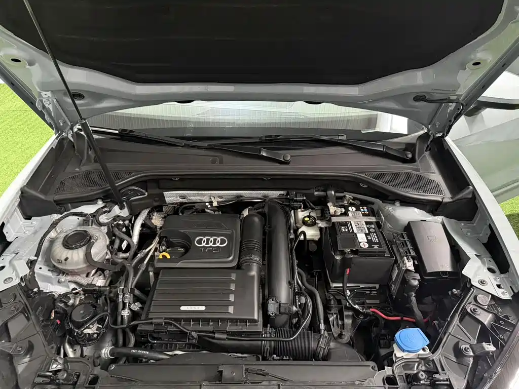 Audi Q2L 2022 — фото 16