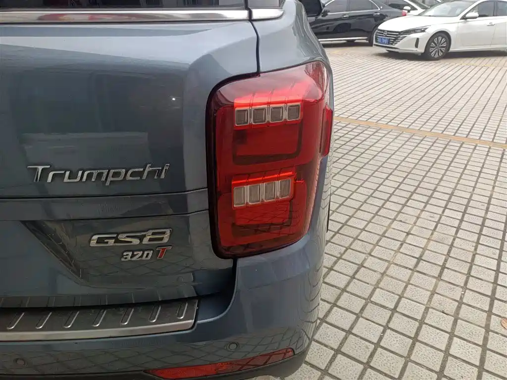 GAC Motor Trumpchi GS8 2018 — фото 8
