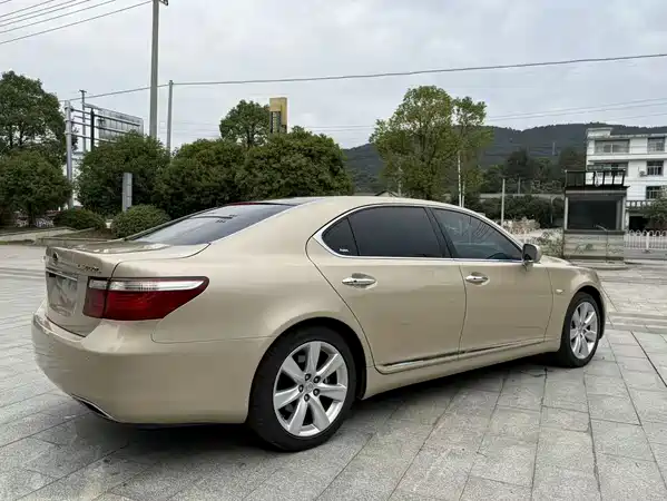 Lexus LS 2006