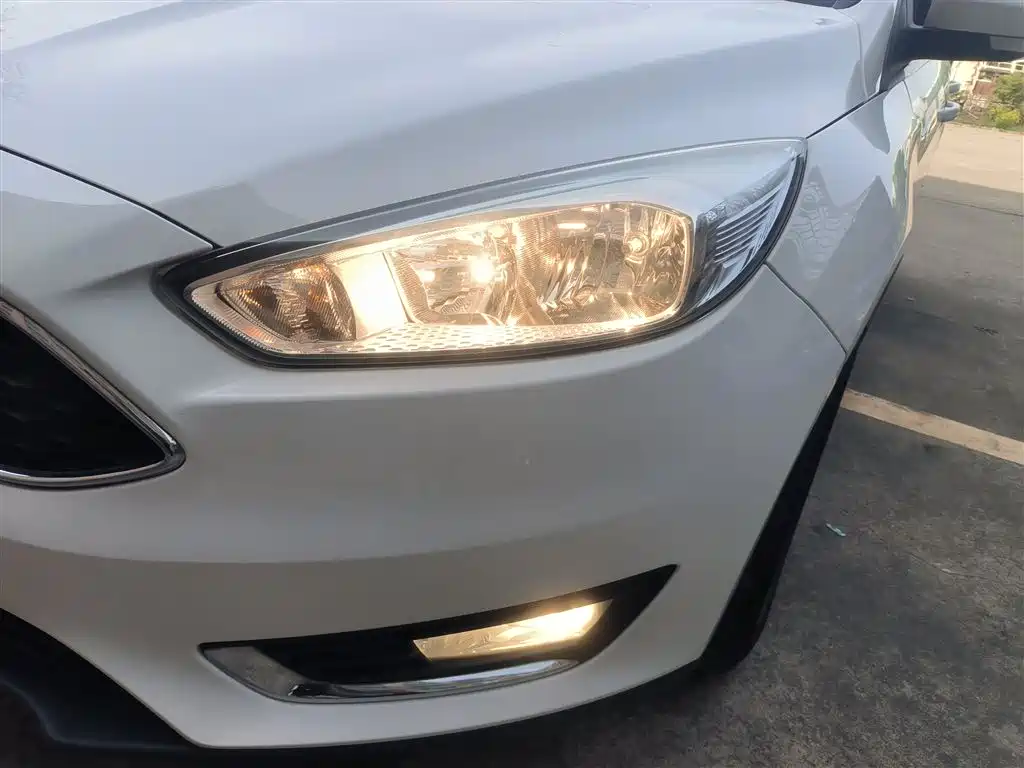 Ford Focus 2017 — фото 18