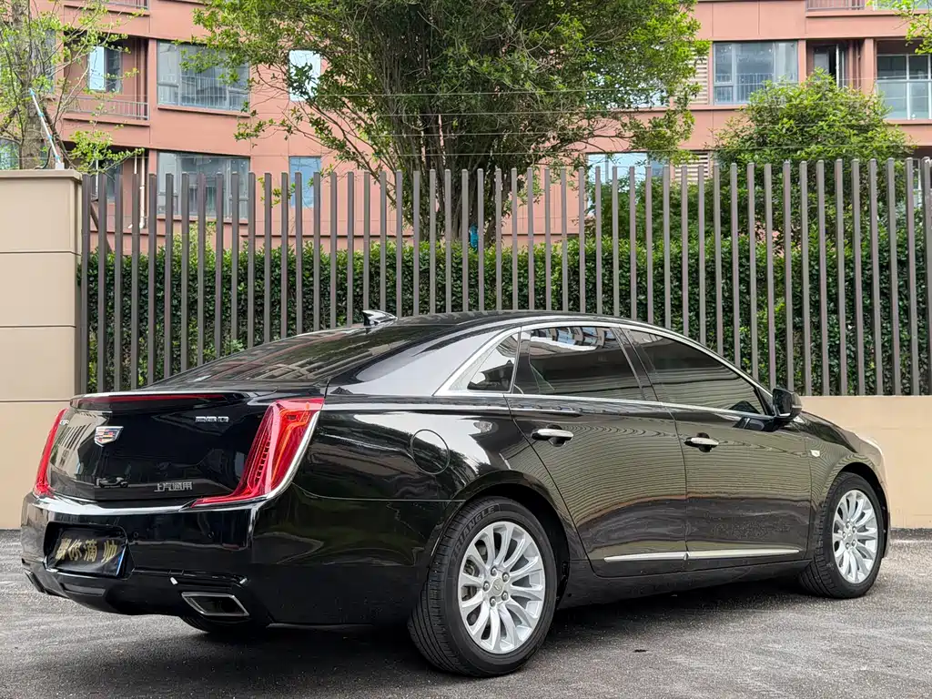 Cadillac XTS 2018 — фото 10