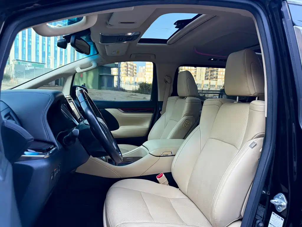 Toyota Alphard 2017 — фото 10