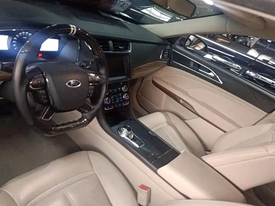 Ford Taurus 2016 — фото 12
