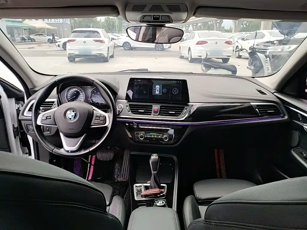 BMW 1 Series 2017 — фото 10