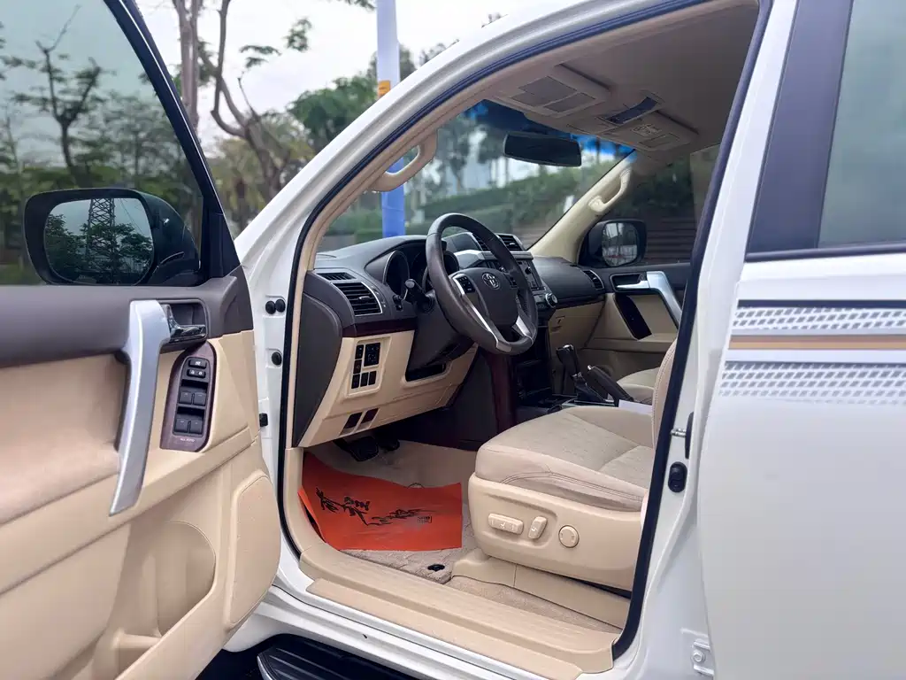 Toyota Prado 2015 — фото 7