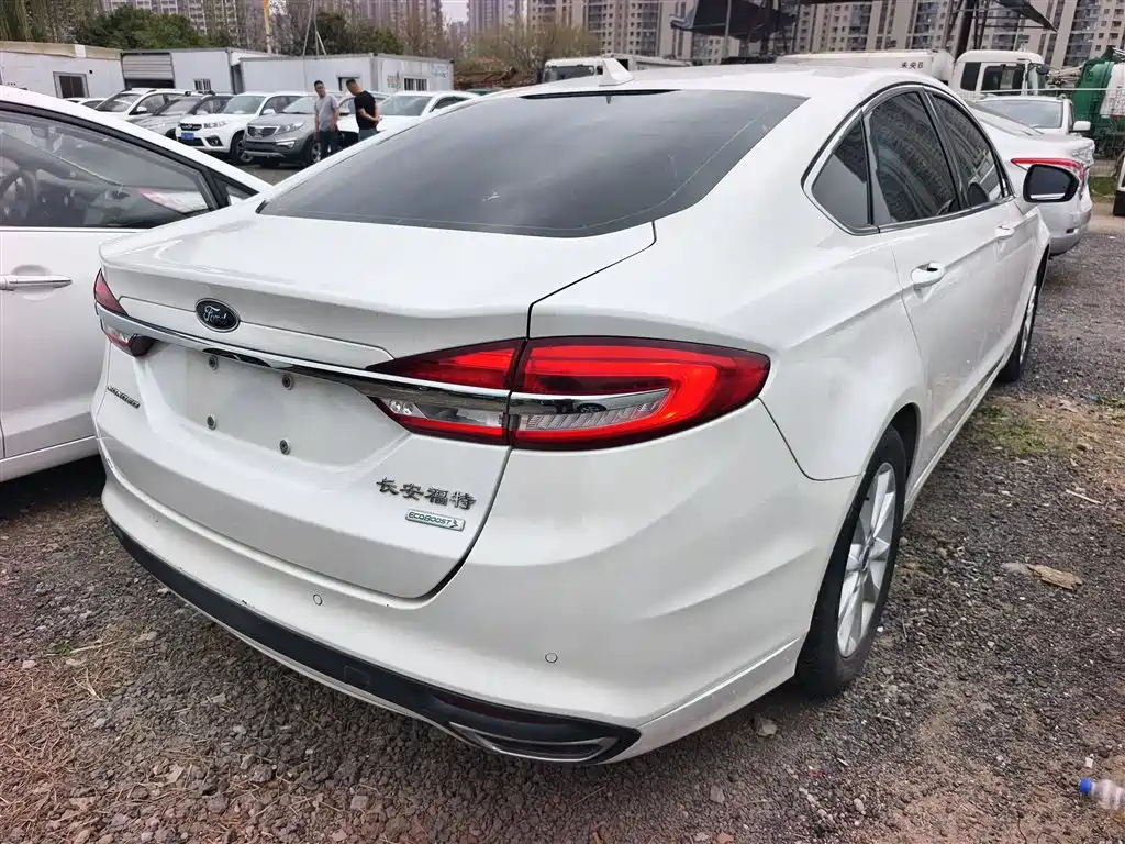 Ford Mondeo 2018 — фото 7