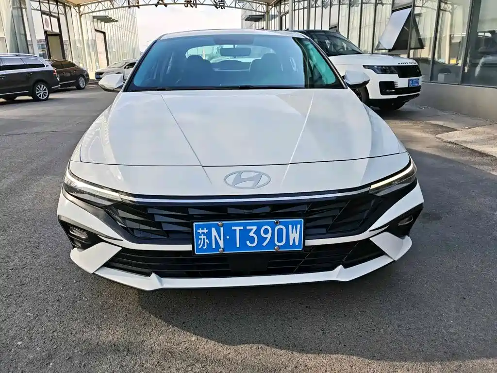 Hyundai Elantra 2023
