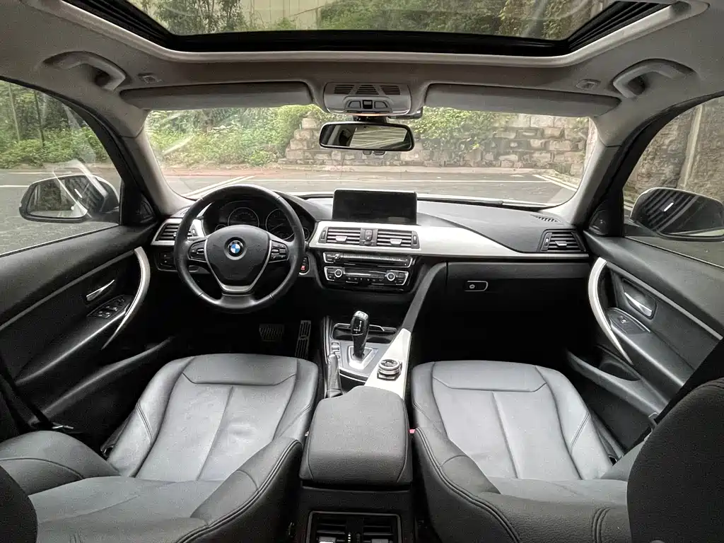 BMW 3 Series 2016 — фото 20