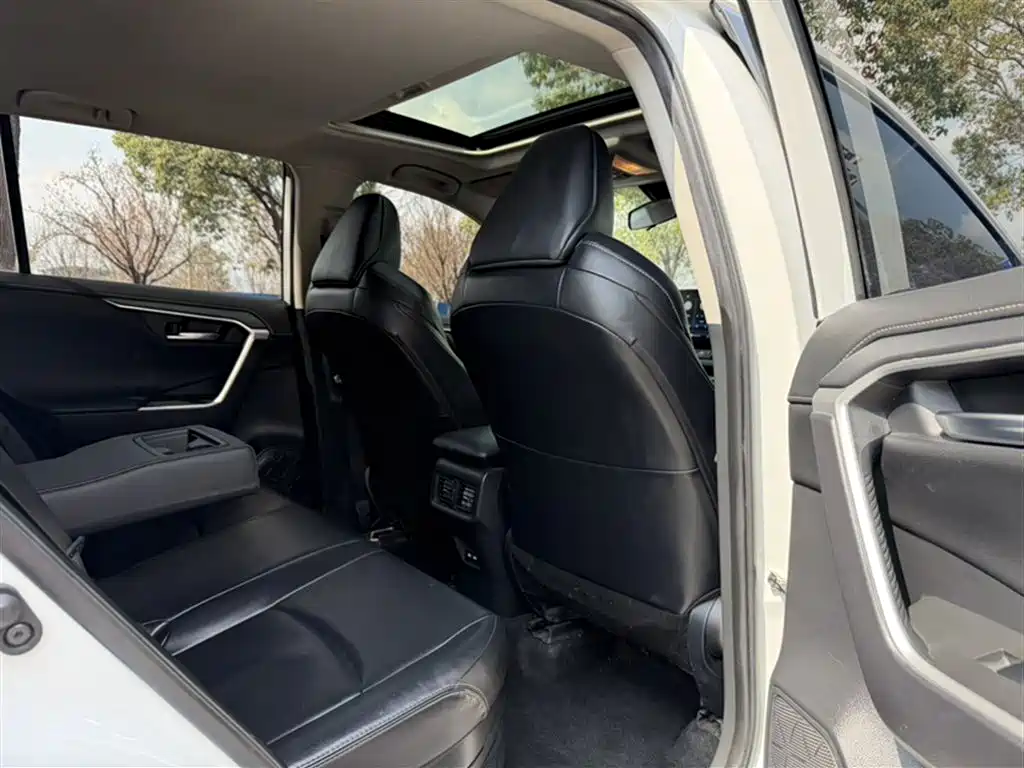 Toyota Wildlander 2021 — фото 19