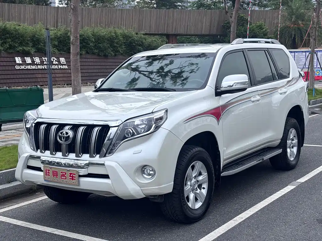 Toyota Prado 2015 — фото 1