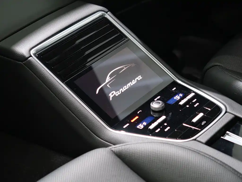 Porsche Panamera 2019 — фото 18