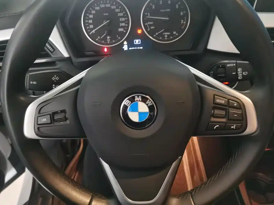 BMW X1 2018 — фото 15