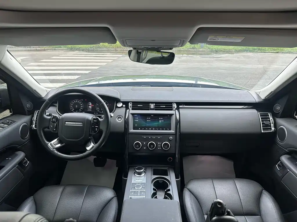 Land Rover Discovery 2020 — фото 18