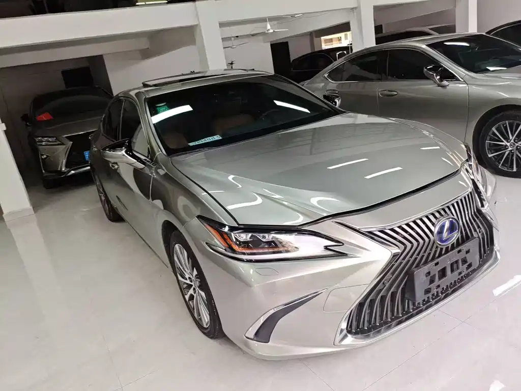 Lexus ES 2019 — фото 2