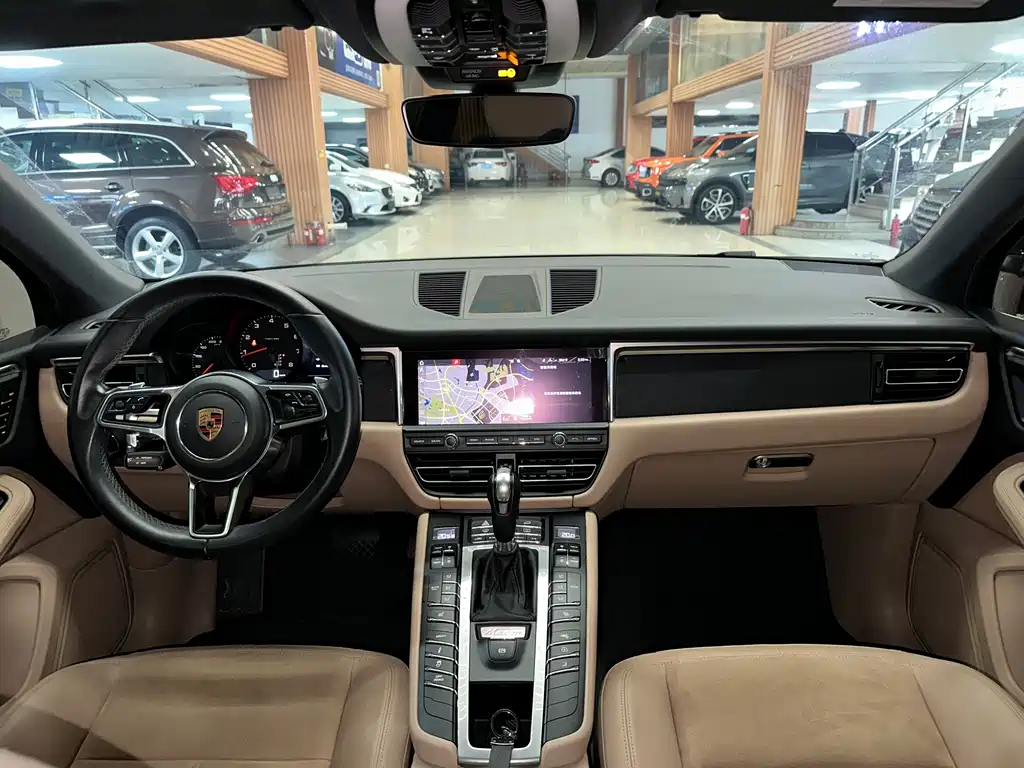 Porsche Macan 2019 — фото 10