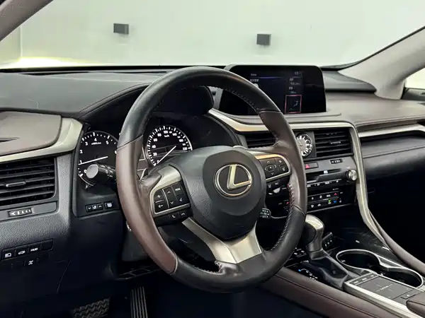 Lexus RX 2021