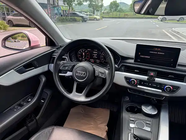 Audi A4L 2019