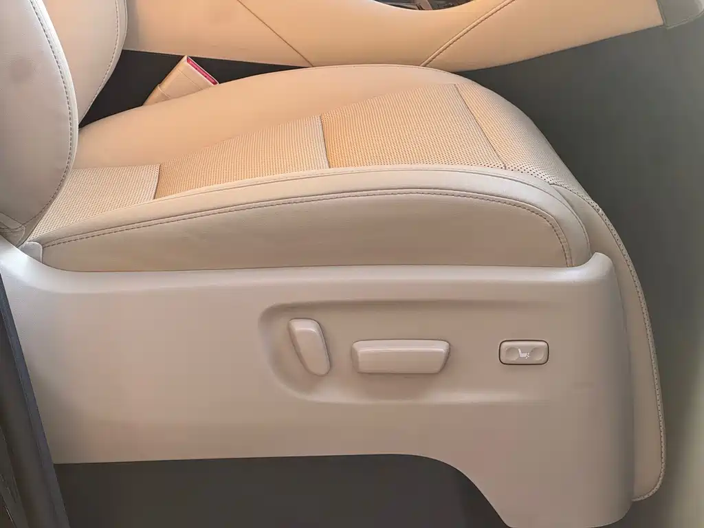 Toyota Alphard 2018 — фото 17
