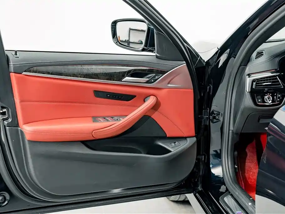 BMW 5 Series 2020 — фото 17