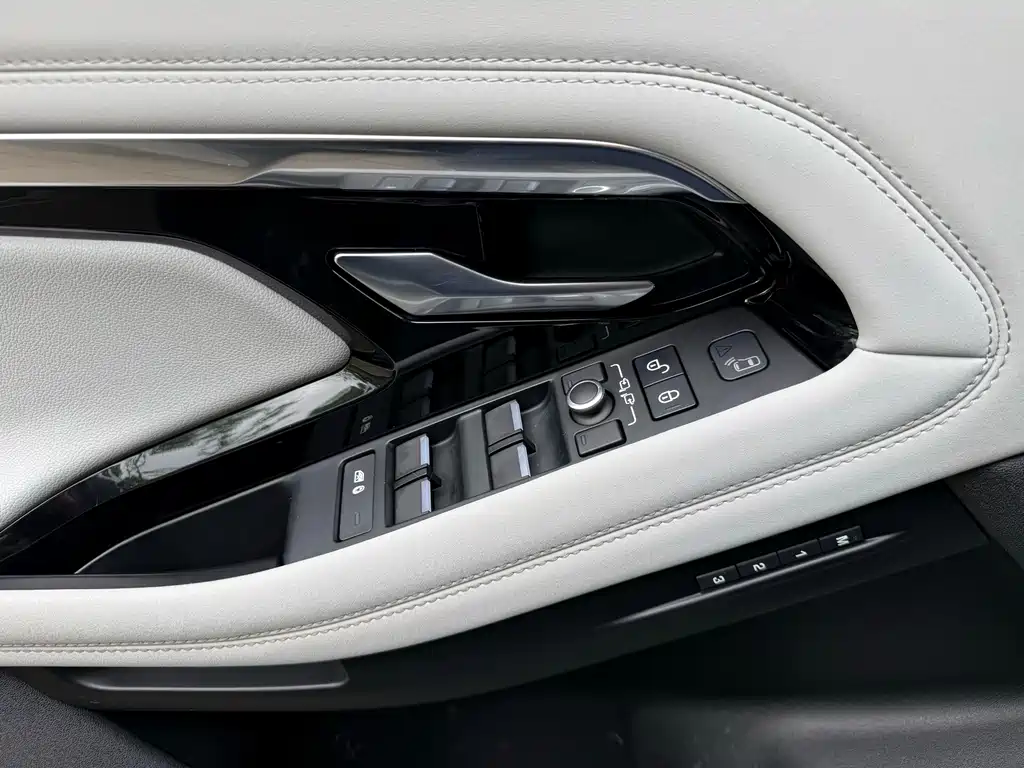 Land Rover Range Rover Evoque 2021 — фото 17