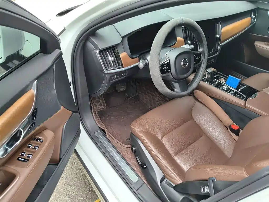 Volvo S90 PHEV 2021 — фото 12