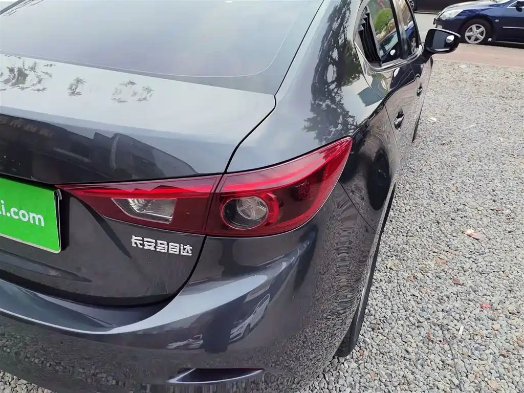 Mazda 3 Axela 2019 — фото 20