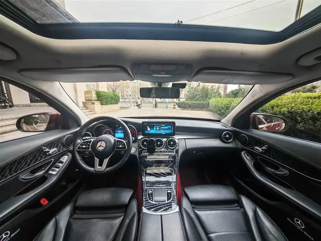 Mercedes-Benz C-Class 2018 — фото 21