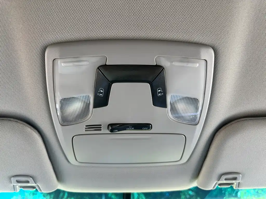 Toyota Sienna 2015 — фото 22