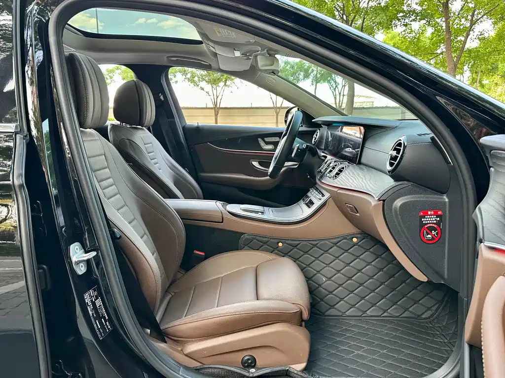 Mercedes-Benz E-Class 2020 — фото 15