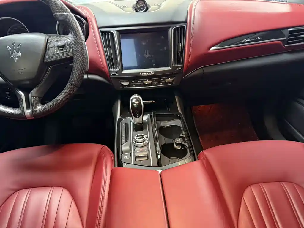 Maserati Levante 2017 — фото 9