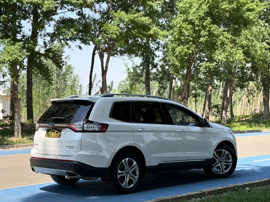 Ford Edge 2017 — фото 6