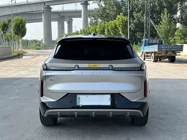 Lynk & Co 08 EM-P 2025
