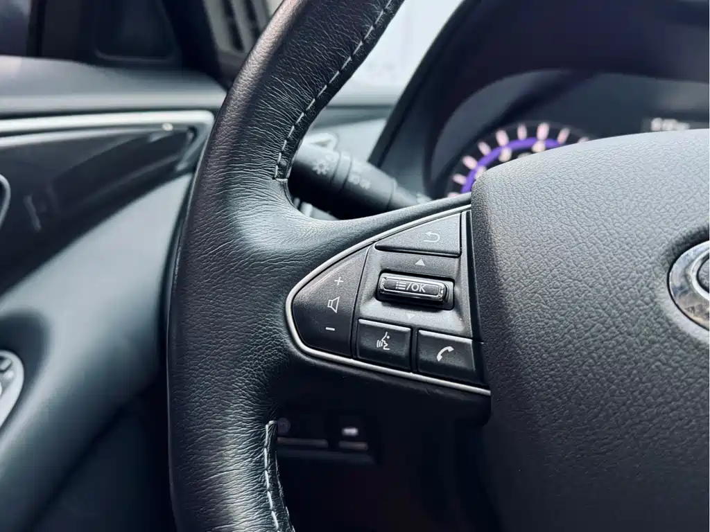 Infiniti Q50L 2017 — фото 18