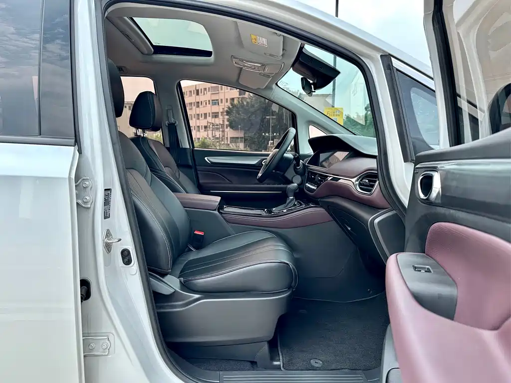 GAC Motor Trumpchi M6 2024 — фото 18