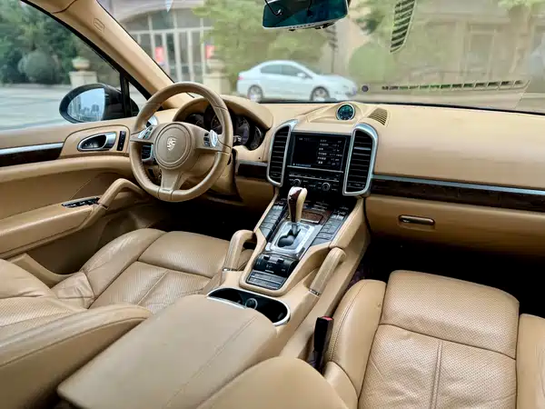 Porsche Cayenne 2011