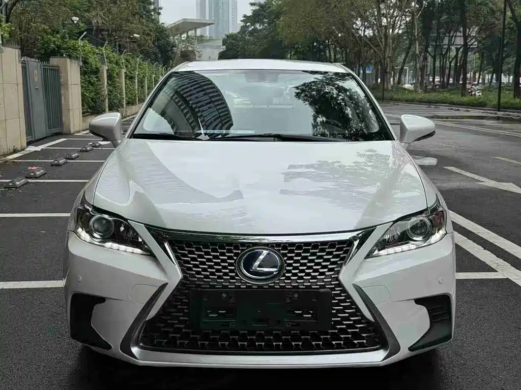 Lexus CT 2018 — фото 3