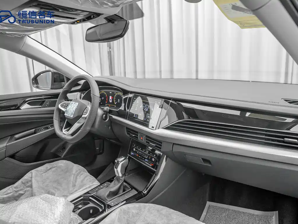Volkswagen Passat — фото 13