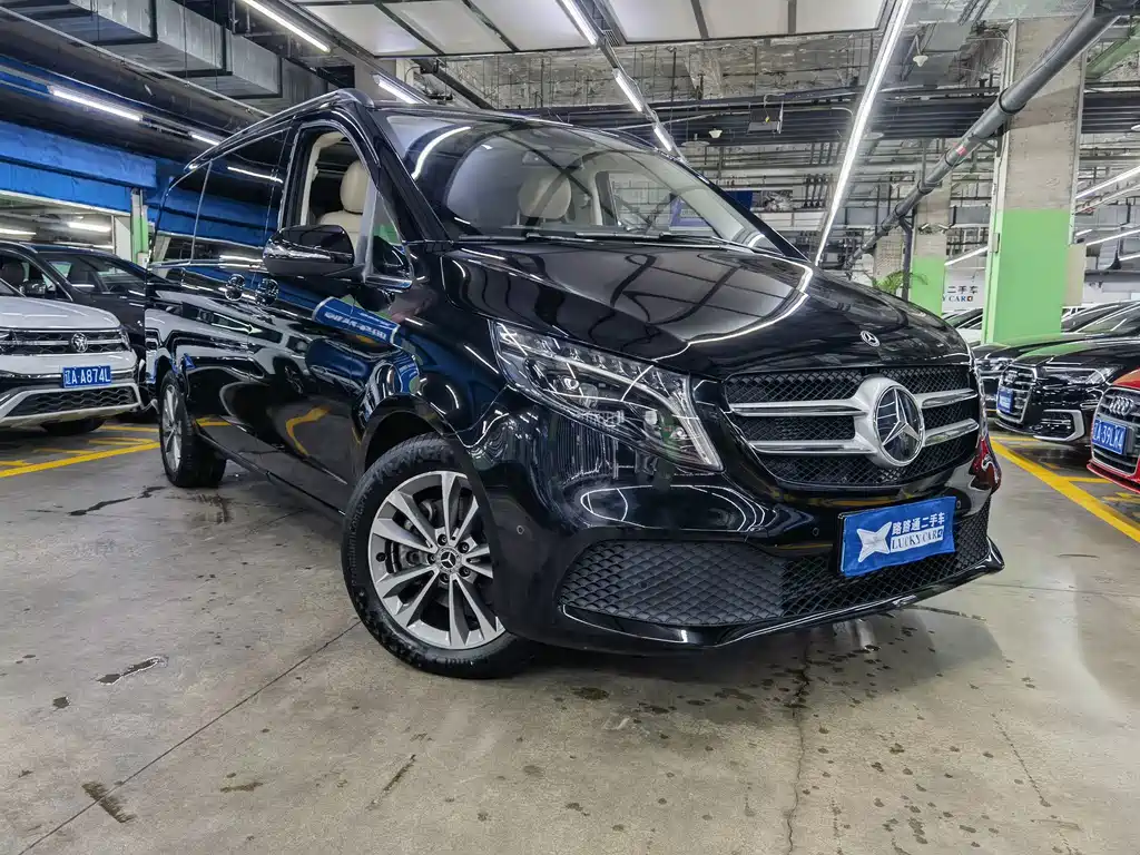 Mercedes-Benz V-Class 2024 — фото 3