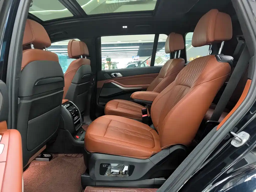 BMW X7 2021 — фото 16