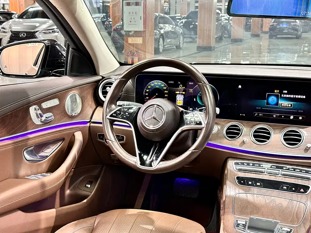 Mercedes-Benz E-Class 2022 — фото 12