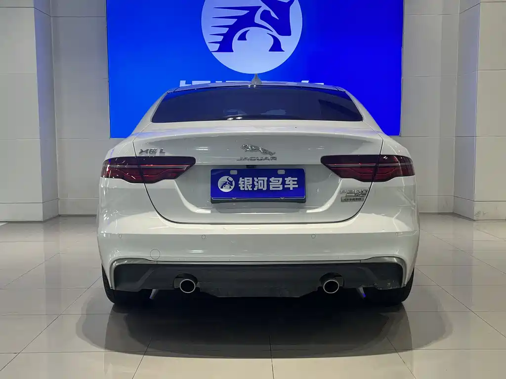 Jaguar XEL 2021 — фото 10