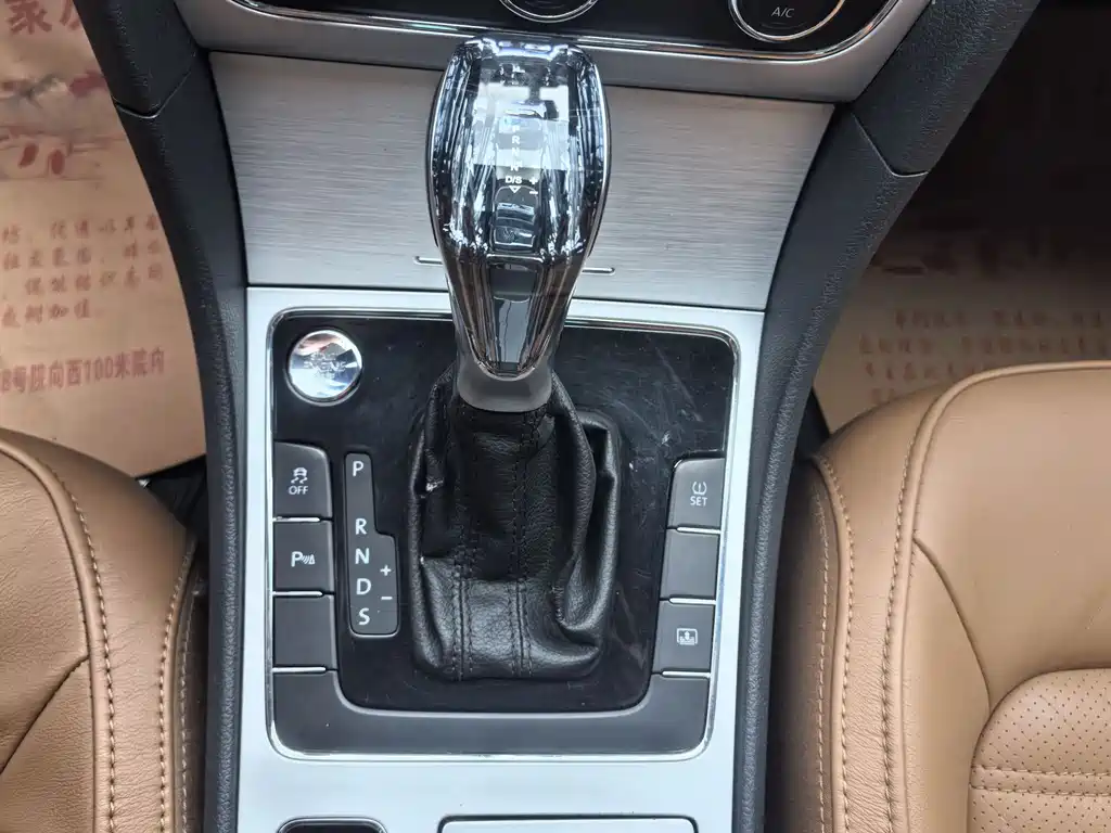 Volkswagen Passat 2015 — фото 20